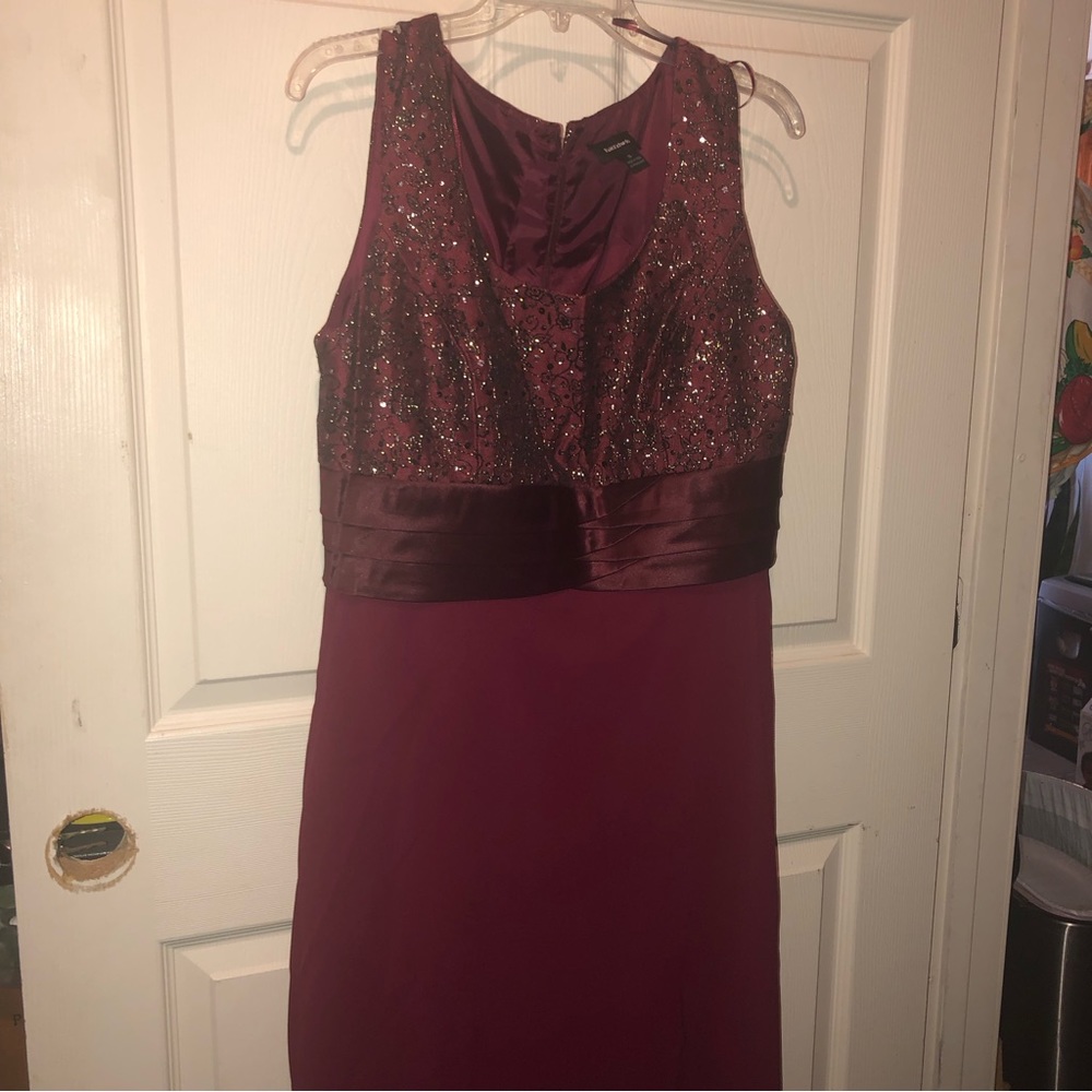 Formal Dress - Picture 3 of 5